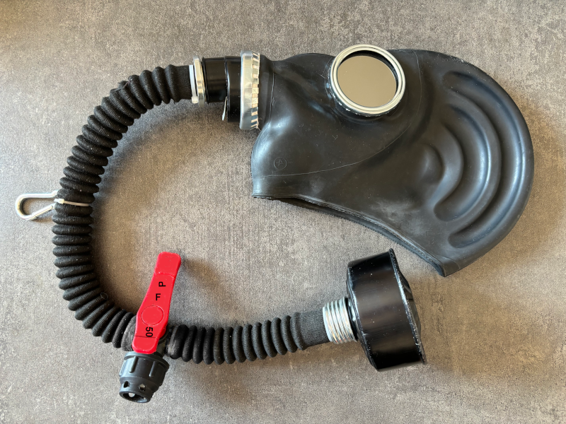 masque a gaz et valve